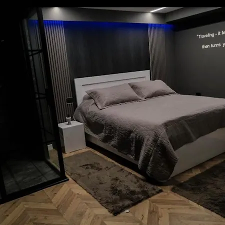 Apartment Blue Eclipse 1 *
